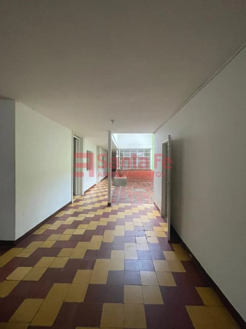 Casa de 6 alcobas en venta en Prado, Medellín, 203 m² · foto 5 de 10