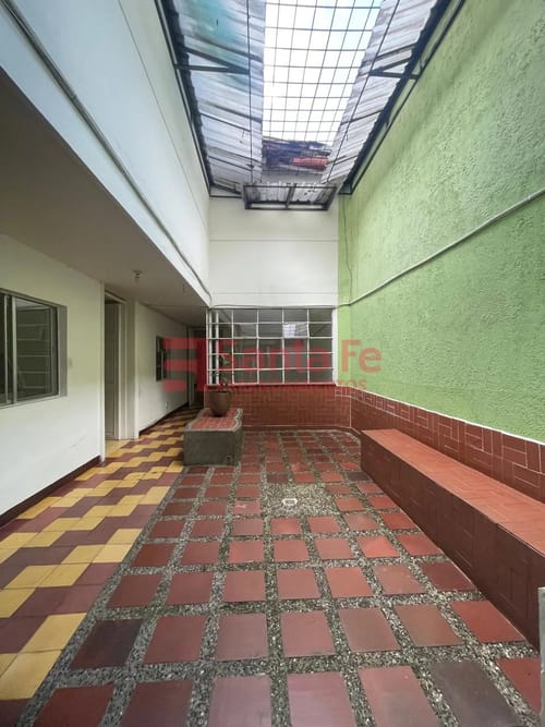 Casa de 6 alcobas en venta en Prado, Medellín, 203 m² · foto 8 de 10