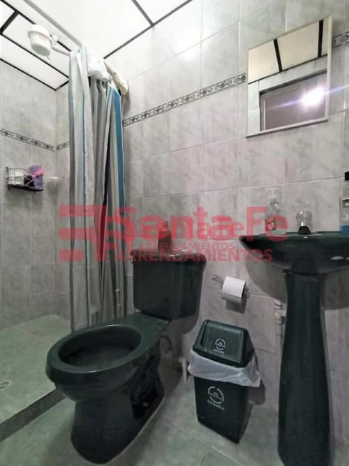 Casa de 6 alcobas en venta en Prado, Medellín, 291 m² · foto 9 de 10