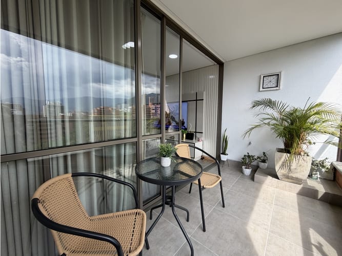 Apartamento en venta en Los Naranjos, Medellín · foto 4 de 18
