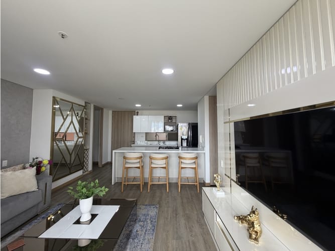 Apartamento en venta en Los Naranjos, Medellín · foto 5 de 18