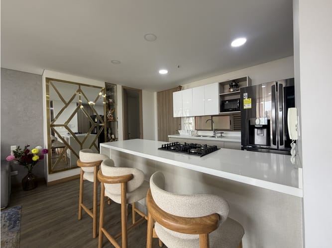 Apartamento en venta en Los Naranjos, Medellín · foto 6 de 18