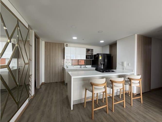 Apartamento en venta en Los Naranjos, Medellín · foto 9 de 18