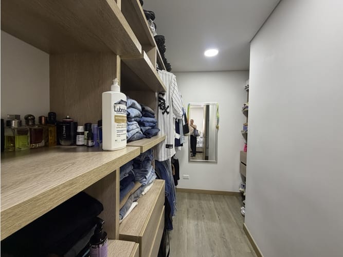 Apartamento en venta en Los Naranjos, Medellín · foto 15 de 18