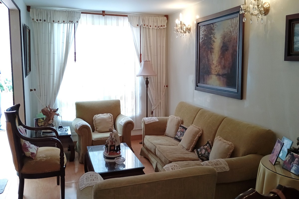 Casa en venta en Colina Campestre, Bogotá · foto 3 de 24