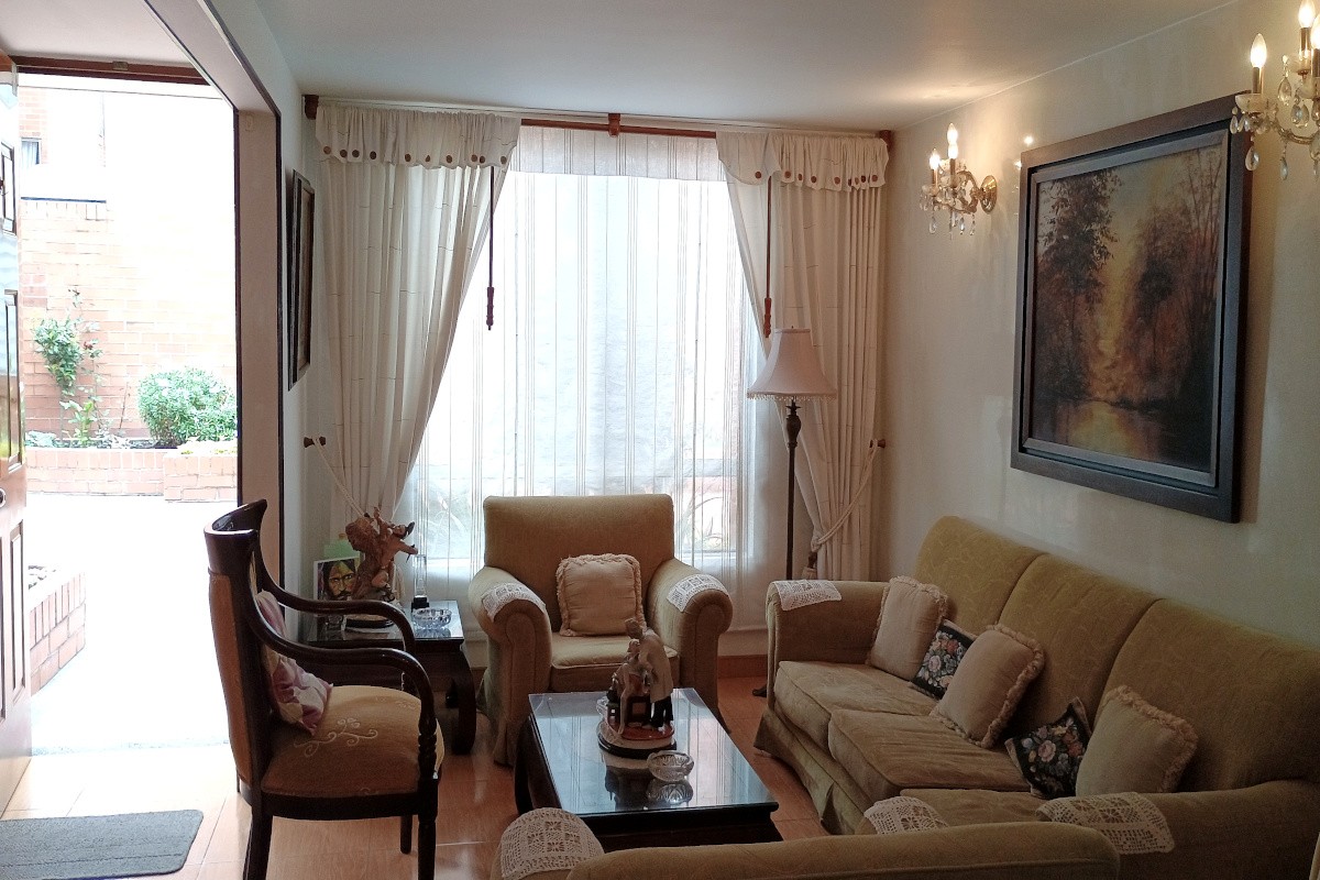 Casa en venta en Colina Campestre, Bogotá · foto 4 de 24