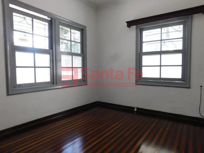 Casa de 12 alcobas en venta en Prado, Medellín, 556 m² · foto 2 de 10