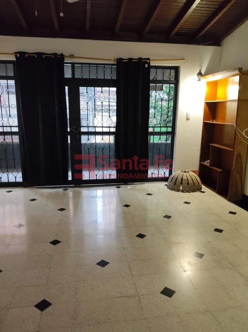 Casa de 5 alcobas en venta en Prado, Medellín, 360 m² · foto 5 de 10