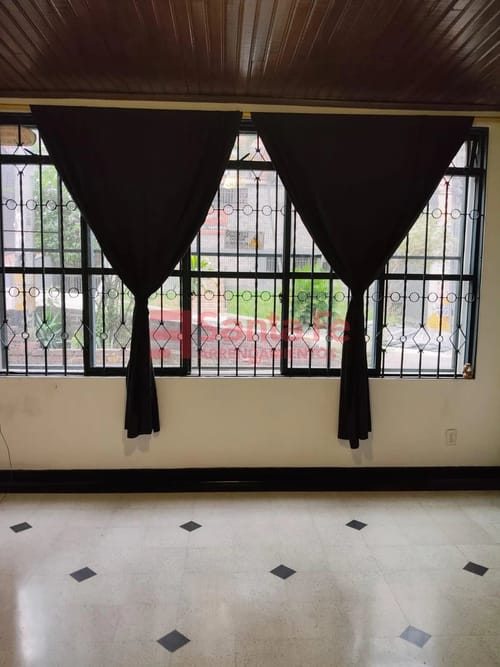 Casa de 5 alcobas en venta en Prado, Medellín, 360 m² · foto 10 de 10