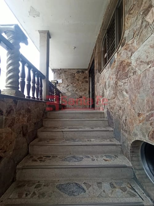 Casa de 5 alcobas en venta en Prado, Medellín, 285 m² · foto 2 de 10