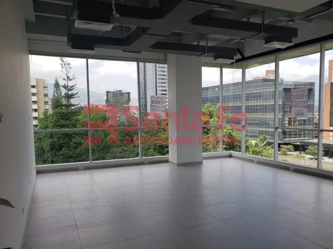 Oficina en venta en El Poblado, Medellín, 53 m² · foto 3 de 7