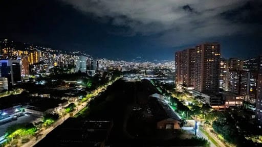 Apartamento de 1 alcoba en arriendo en Ciudad Del Río, Medellín, 48 m² · foto 6 de 12