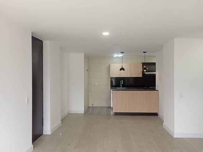 Apartamento de 2 alcobas en arriendo en El Poblado, Medellín, 87 m² · foto 6 de 13