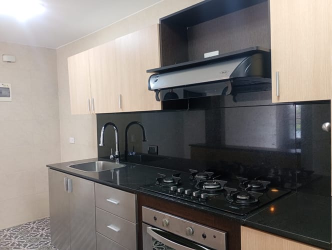 Apartamento de 2 alcobas en arriendo en El Poblado, Medellín, 87 m² · foto 3 de 13