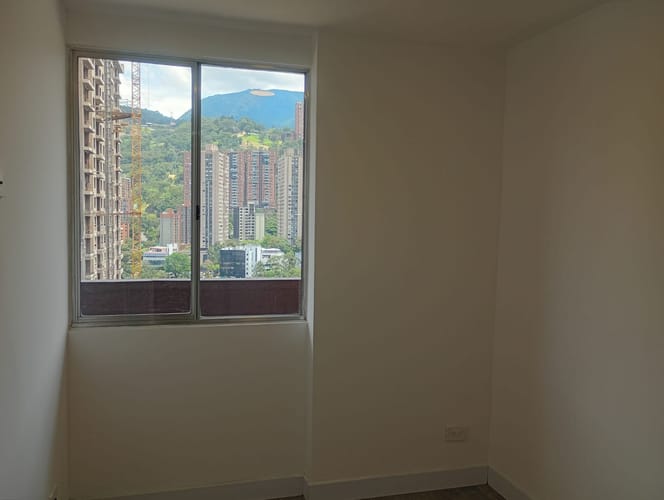 Apartamento de 2 alcobas en arriendo en El Poblado, Medellín, 87 m² · foto 10 de 13