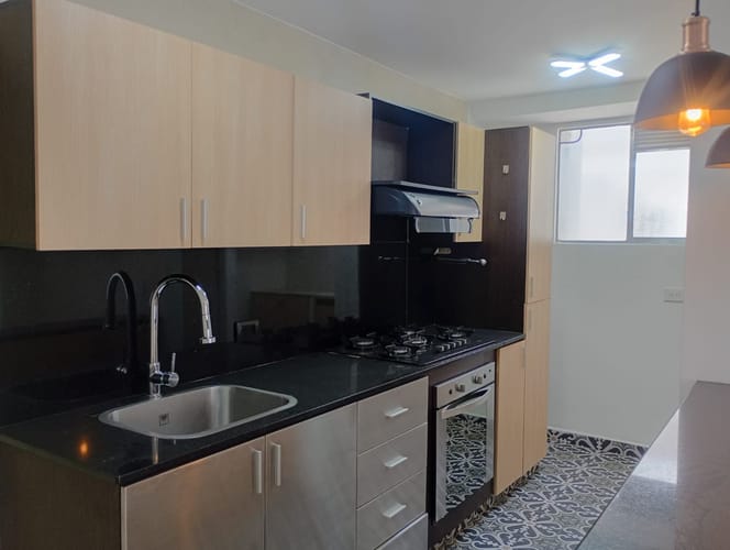 Apartamento de 2 alcobas en arriendo en El Poblado, Medellín, 87 m² · foto 5 de 13