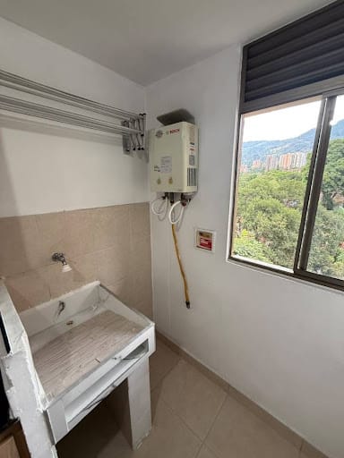 Apartamento de 3 alcobas en arriendo en Loma De Las Brujas, Envigado, 90 m² · foto 14 de 14