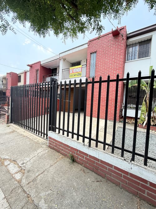 Casa de 4 alcobas en venta en Prados Del Norte, Cali, 260 m² · foto 3 de 21
