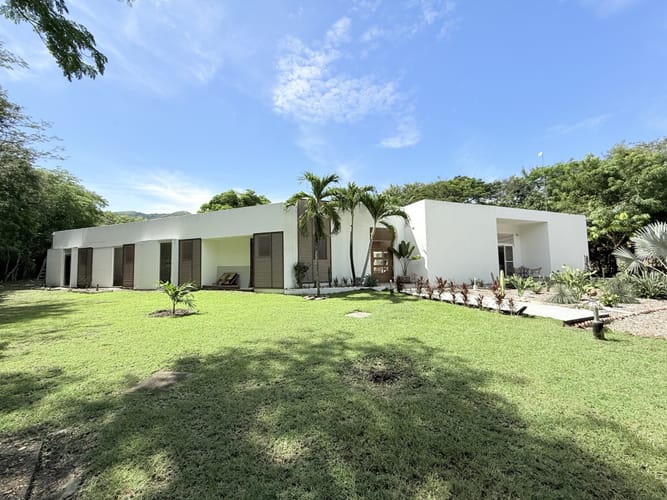 Casa de 4 alcobas en venta en Piamonte, Girardot, 400 m² · foto 2 de 24