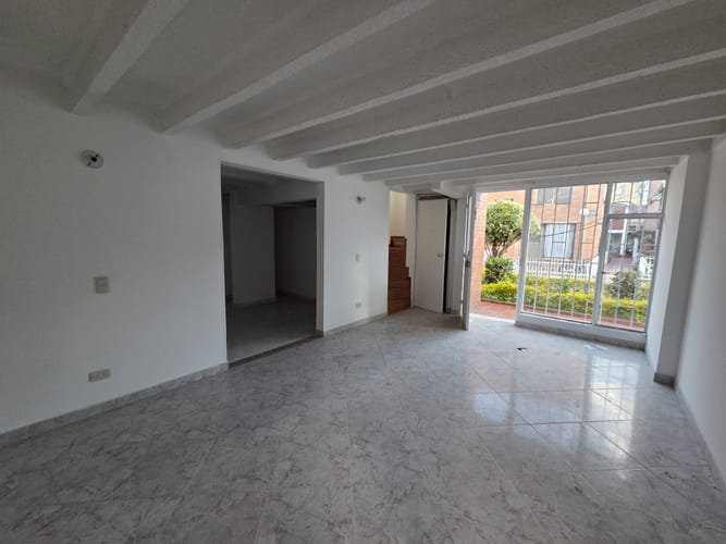 Casa de 3 alcobas en venta en Granada Norte, Bogotá, 90 m² · foto 3 de 18
