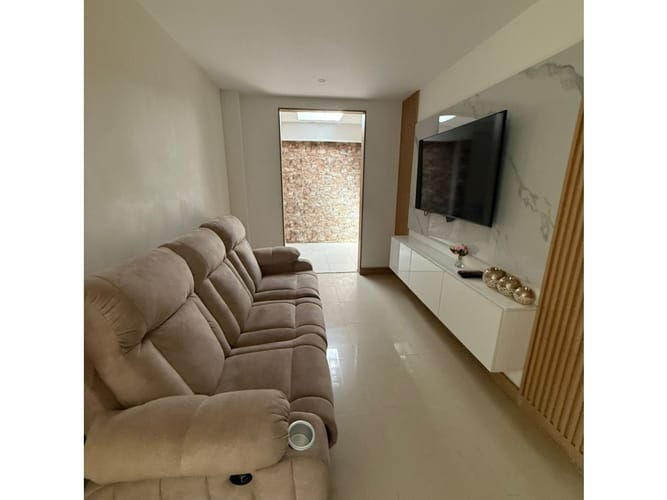 Casa de 4 alcobas en venta en El Castillo, Jamundí, 390 m² · foto 5 de 24