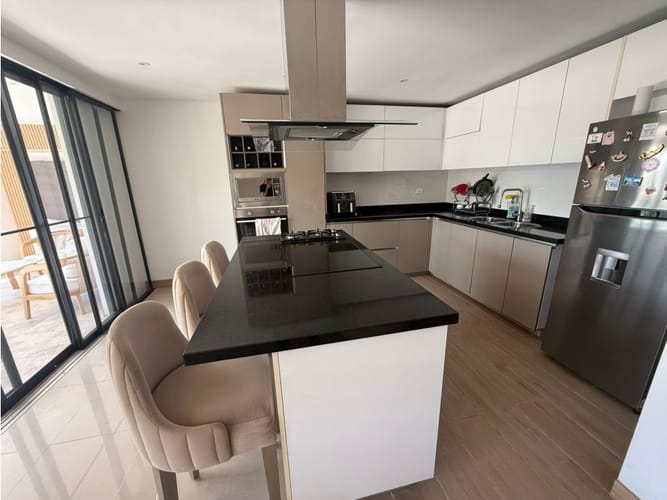 Casa de 4 alcobas en venta en El Castillo, Jamundí, 390 m² · foto 6 de 24