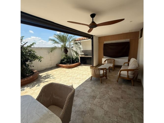Casa de 4 alcobas en venta en El Castillo, Jamundí, 390 m² · foto 9 de 24