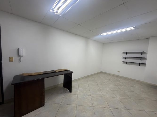 Oficina en arriendo en Suramericana, Medellín, 18 m² · foto 5 de 8