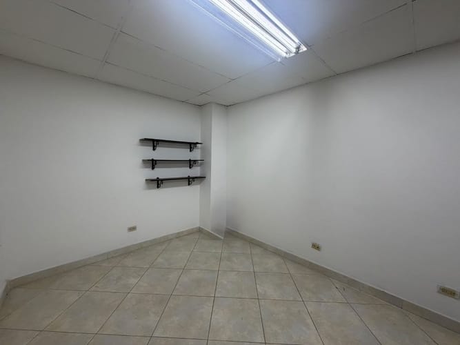 Oficina en arriendo en Suramericana, Medellín, 18 m² · foto 6 de 8
