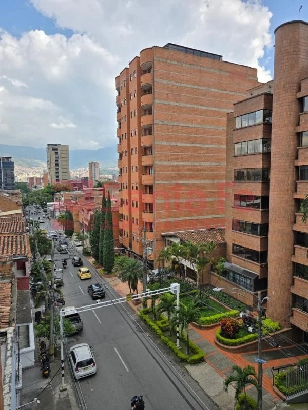 Apartamento en venta en Laureles, Medellín · foto 3 de 10