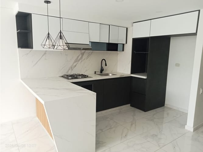 Apartamento de 3 alcobas en venta en Guabinas, Yumbo, 75 m² · foto 2 de 24