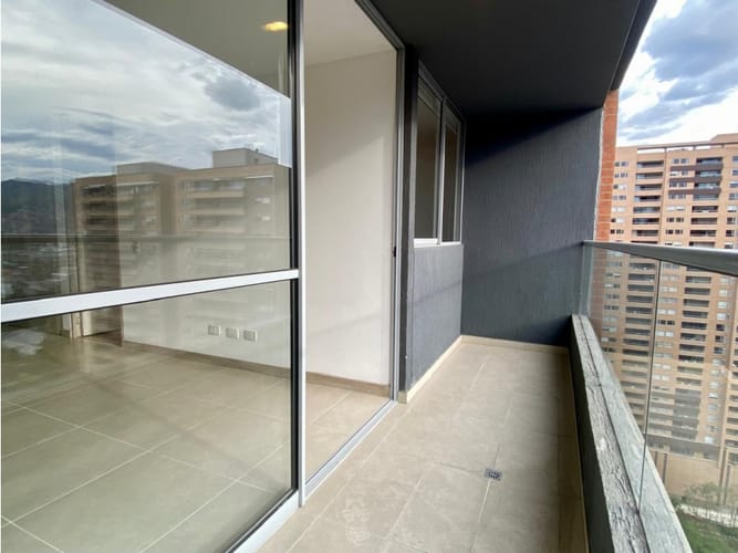 Apartaestudio en venta en Ciudad Del Río, Medellín, 56 m² · foto 5 de 13