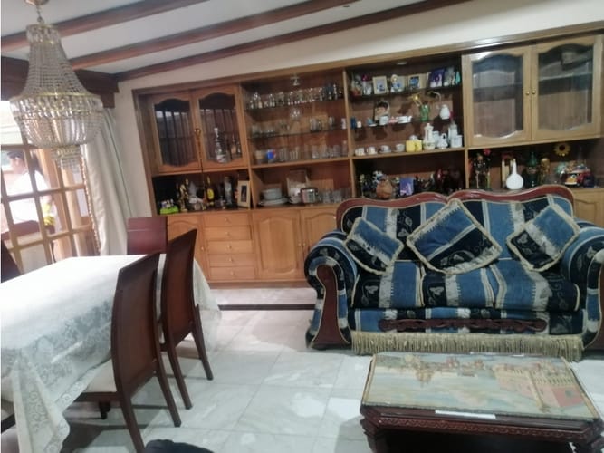 Casa de 6 alcobas en arriendo en Niza, Bogotá, 450 m² · foto 2 de 24