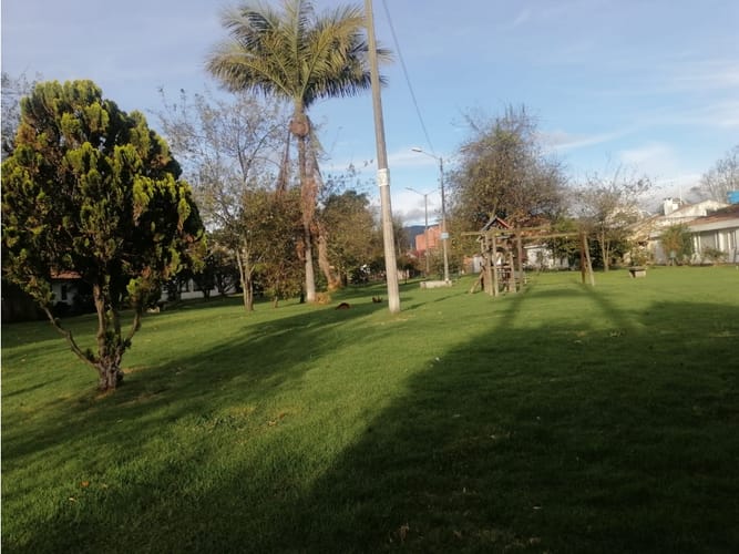 Casa de 6 alcobas en arriendo en Niza, Bogotá, 450 m² · foto 24 de 24