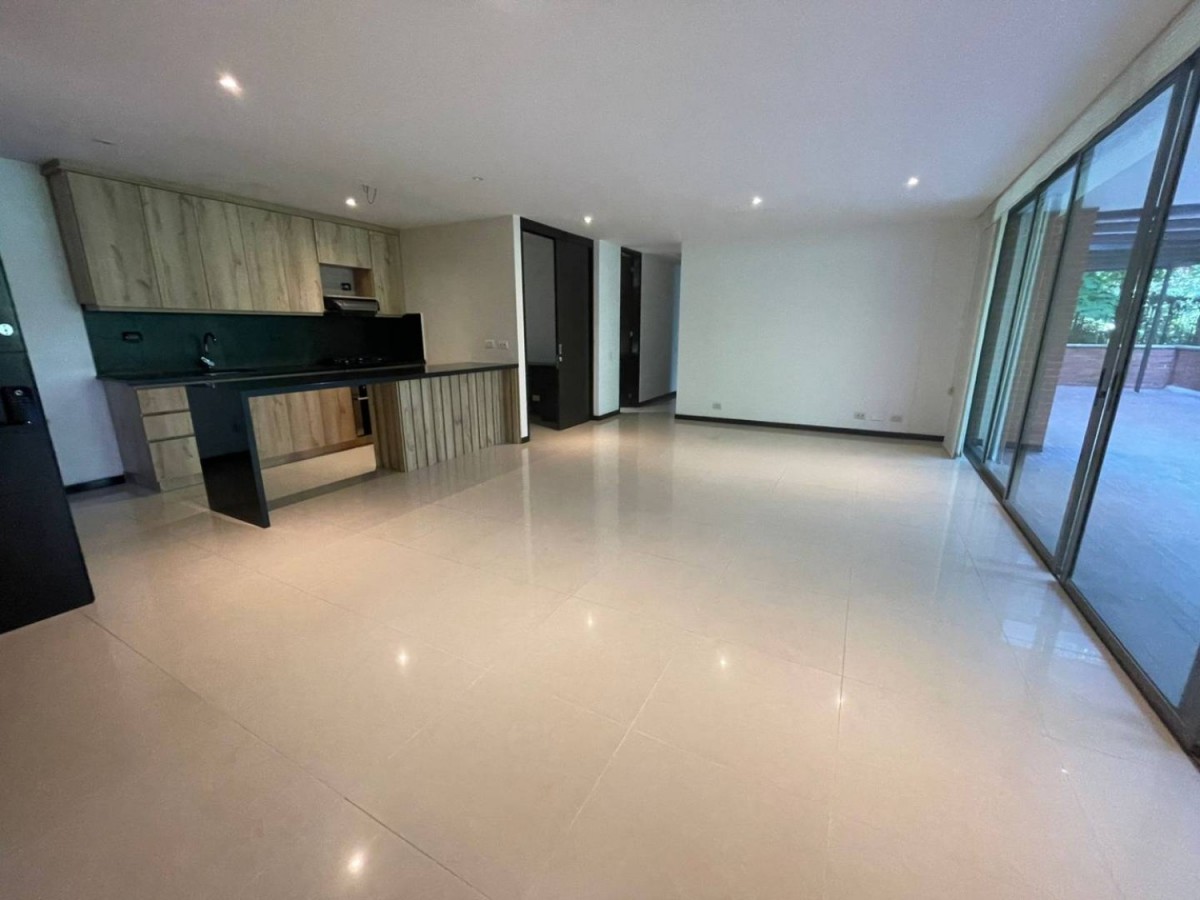 Apartamento en arriendo en Cola Del Zorro, Medellín · foto 2 de 14