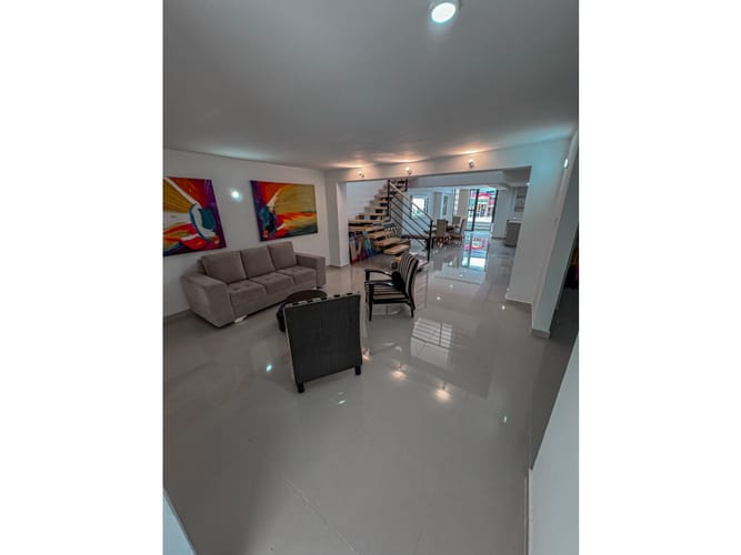 Casa de 4 alcobas en venta en Cr. Rincon De Andalucia, Armenia, 330 m² · foto 2 de 24