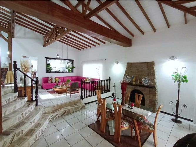Casa de 5 alcobas en venta en Vía El Caimo, Armenia, 500 m² · foto 4 de 24