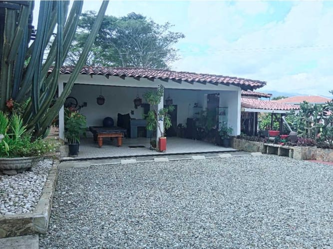 Casa de 5 alcobas en venta en Vía El Caimo, Armenia, 500 m² · foto 9 de 24