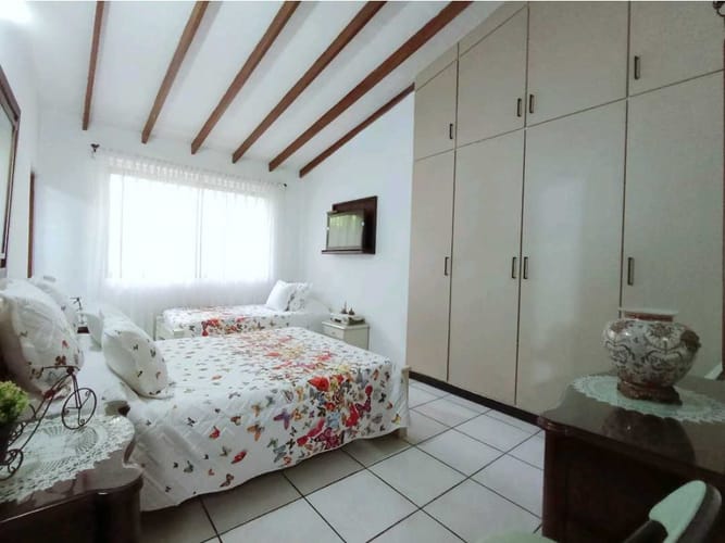 Casa de 5 alcobas en venta en Vía El Caimo, Armenia, 500 m² · foto 19 de 24