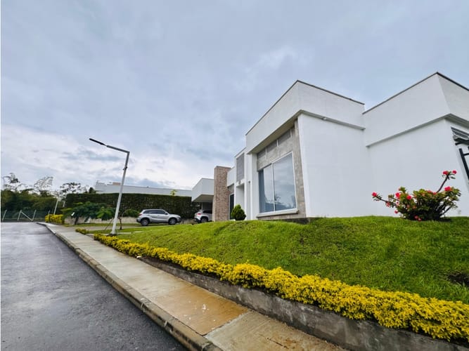 Casa de 5 alcobas en venta en Vía El Caimo, Armenia, 270 m² · foto 5 de 24