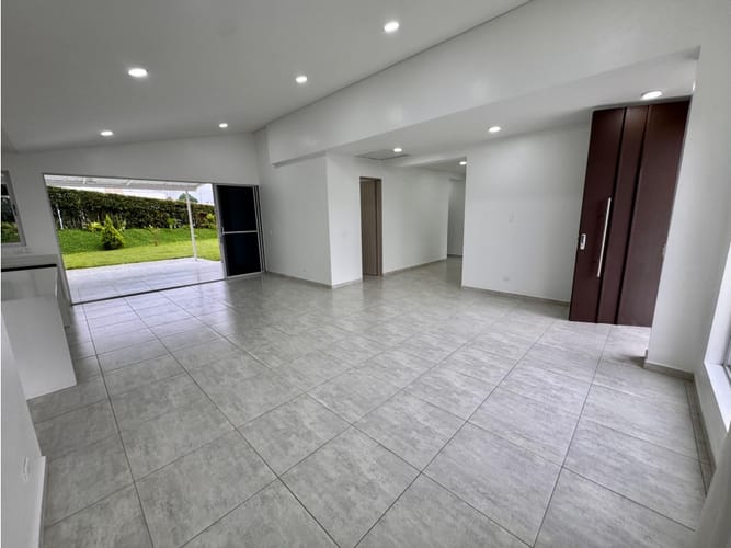 Casa de 5 alcobas en venta en Vía El Caimo, Armenia, 270 m² · foto 9 de 24