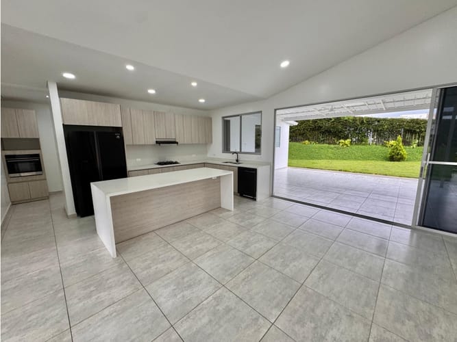 Casa de 5 alcobas en venta en Vía El Caimo, Armenia, 270 m² · foto 13 de 24