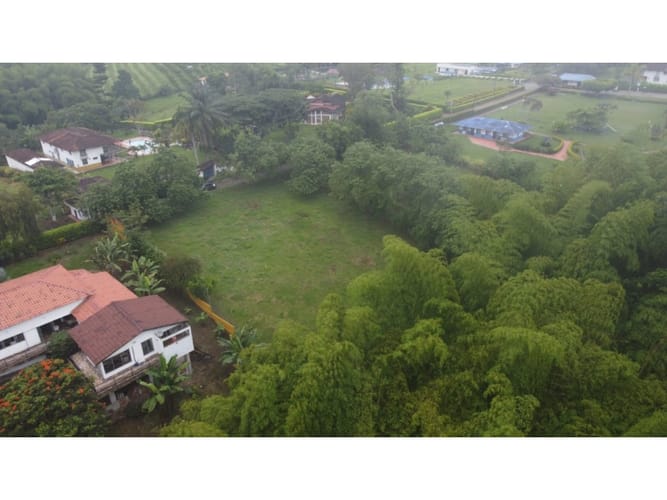 Lote en venta en Via La Tebaida, Armenia, 3700 m² · foto 6 de 17