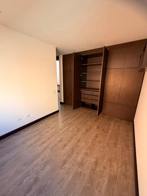 Casa de 5 alcobas en arriendo en Cr El Bosque, Chía, 253 m² · foto 9 de 10