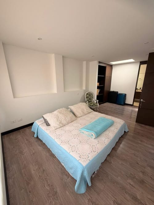 Casa de 5 alcobas en arriendo en Cr El Bosque, Chía, 253 m² · foto 7 de 10