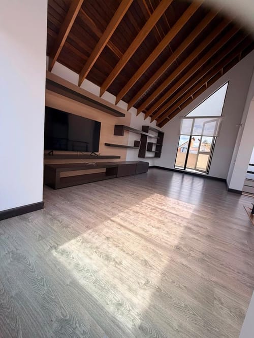 Casa de 5 alcobas en arriendo en Cr El Bosque, Chía, 253 m² · foto 3 de 10