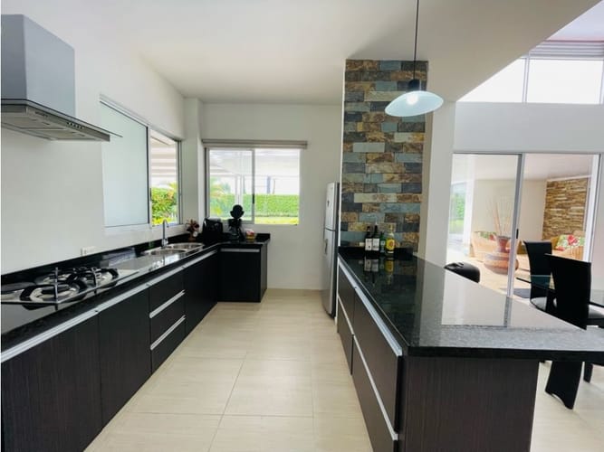 Casa de 3 alcobas en venta en El Caimo, Armenia, 220 m² · foto 5 de 20