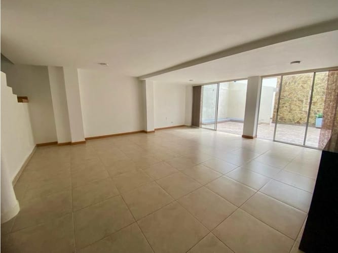 Casa de 4 alcobas en venta en Norte De Armenia, Armenia, 495 m² · foto 4 de 19