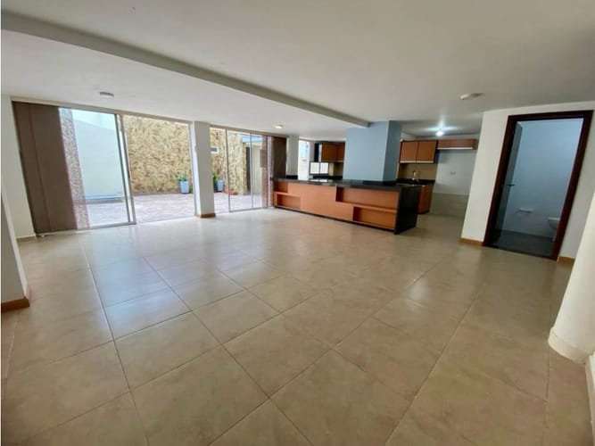 Casa de 4 alcobas en venta en Norte De Armenia, Armenia, 495 m² · foto 5 de 19