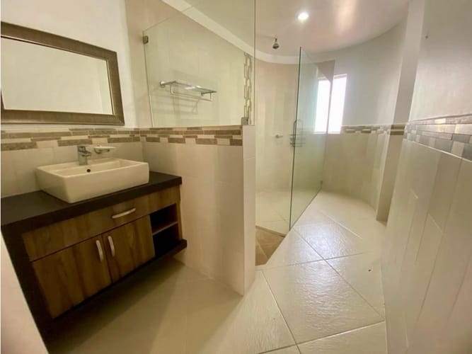 Casa de 4 alcobas en venta en Norte De Armenia, Armenia, 495 m² · foto 15 de 19